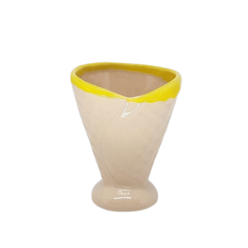Taça de Sorvete Casquinha Decorada em Cerâmica.
