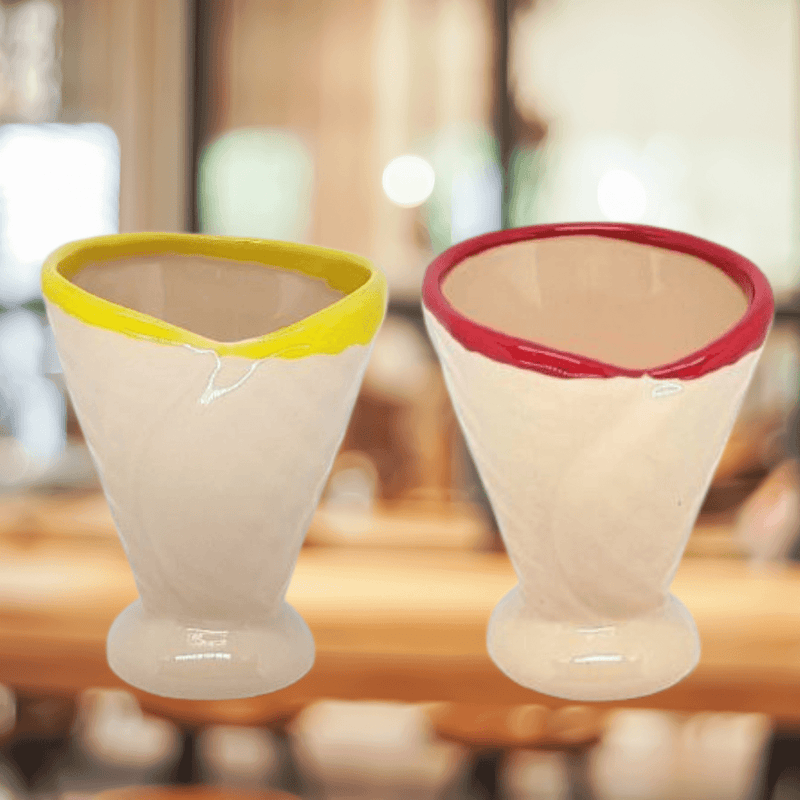 Taça de Sorvete Casquinha Decorada em Cerâmica.